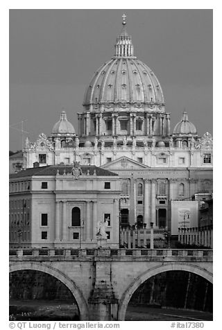 Bridge Sant'Angelo and Basilic Saint Peter, sunrise. Vatican City
