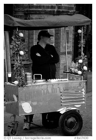 Lemonade vendor. Naples, Campania, Italy (black and white)