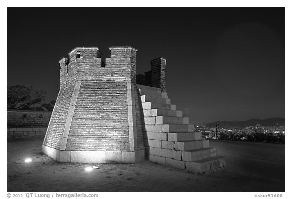 Seonodae (crossbow tower) at night, Suwon Hwaseong Fortress. South Korea