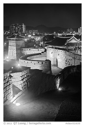 Hwaseomun gate at night, Suwon Hwaseong Fortress. South Korea (black and white)