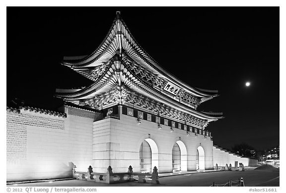 Gyeongbokgung gate and moon. Seoul, South Korea (black and white)
