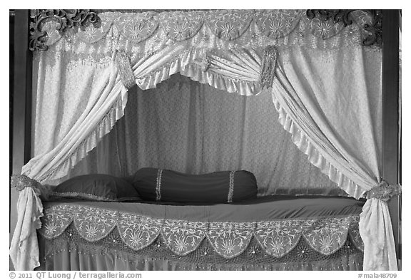 Sultans bed, sultanate palace. Malacca City, Malaysia (black and white)
