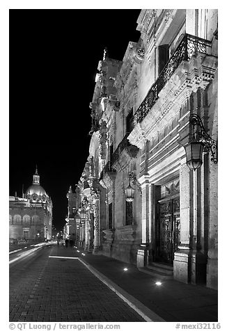 Palacio del Gobernio (government palace) at night. Guadalajara, Jalisco, Mexico (black and white)