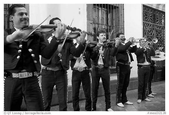Mariachi band, Tlaquepaque. Jalisco, Mexico (black and white)