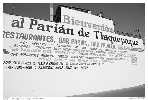 Wall with welcome sign, Tlaquepaque. Jalisco, Mexico (black and white)