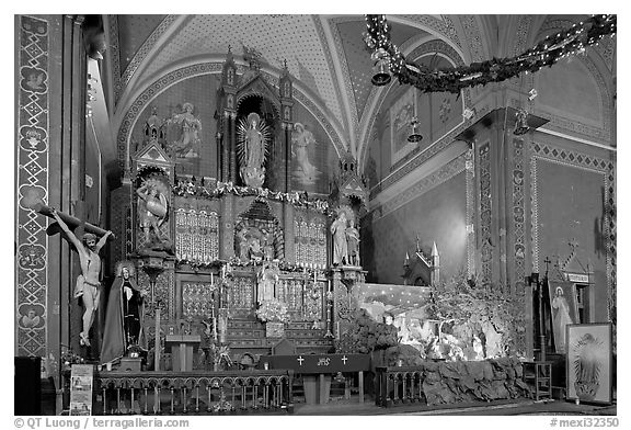 Altar and nativity. Guanajuato, Mexico (black and white)