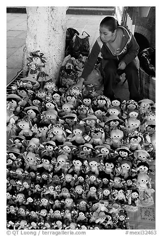 Woman selling Traditional puppets. Guanajuato, Mexico
