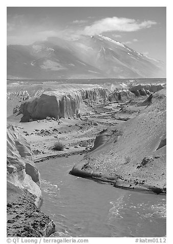 Convergence of the Lethe river and and Knife river, Valley of Ten Thousand smokes. Katmai National Park, Alaska, USA.