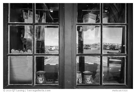 Window reflexion, Visitor Center. White Sands National Park (black and white)