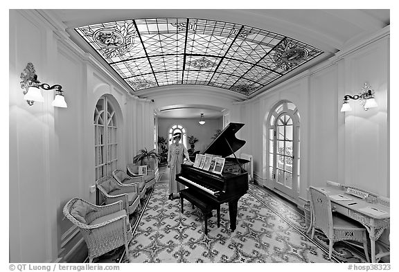 Piano and gallery in assembly room. Hot Springs National Park (black and white)