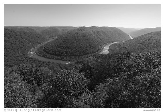 Bend of New River from Grandview, morning. New River Gorge National Park and Preserve (black and white)