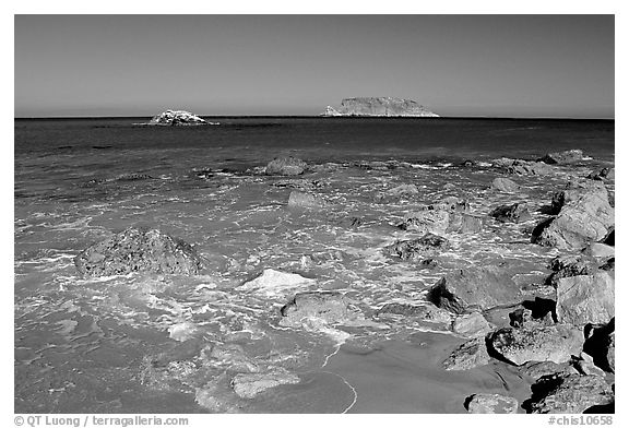 Judge Rock, Prince Island, Cuyler Harbor, mid-day, San Miguel Island. Channel Islands National Park (black and white)