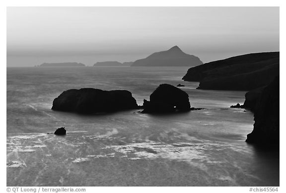 Scorpion Rocks and Anacapa Islands at dawn, Santa Cruz Island. Channel Islands National Park (black and white)