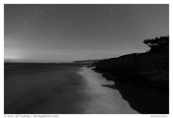 Bechers Bay under starry skies at night, Santa Rosa Island. Channel Islands National Park (black and white)