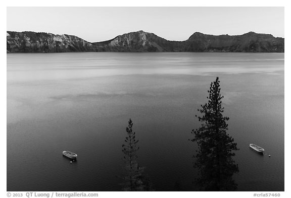 Tour boats and south rim at sunset, Cleetwood Cove. Crater Lake National Park (black and white)
