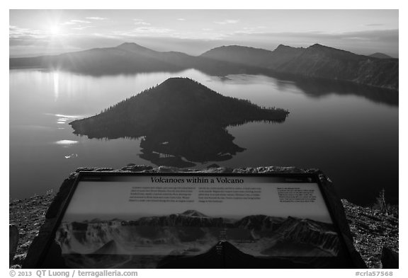 Interpretive sign, Wizard Island and Mount Scott. Crater Lake National Park (black and white)