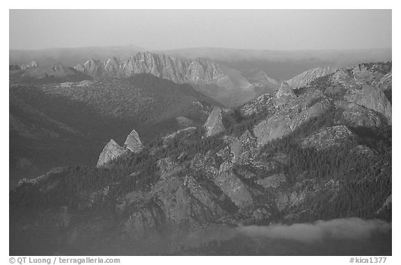 Monarch Divide at sunset. Kings Canyon National Park (black and white)