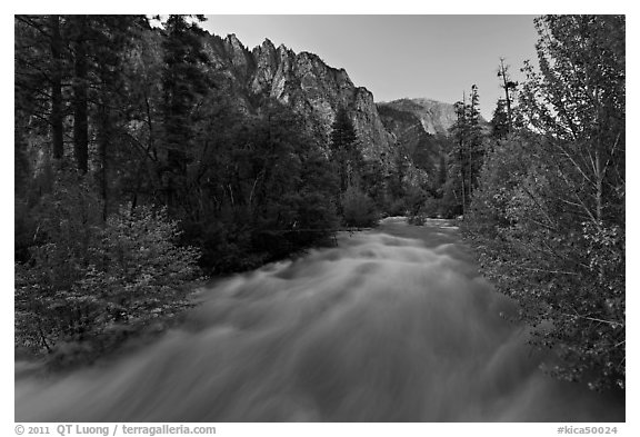 South Forks of the Kings River flowing at dusk. Kings Canyon National Park (black and white)