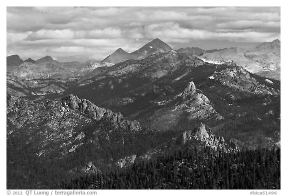 Sierra Peaks. Kings Canyon National Park (black and white)