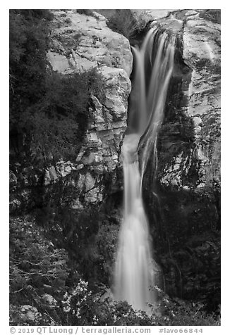 Mill Creek Falls. Lassen Volcanic National Park (black and white)