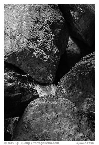 Boulders in Balconies Cave. Pinnacles National Park (black and white)
