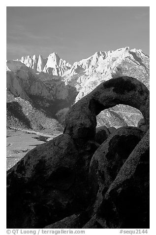 Alabama hills arch I and Sierras, sunrise. Sequoia National Park (black and white)