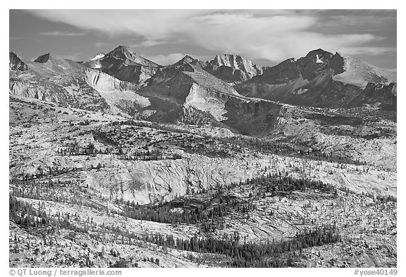 Granite slabs and mountains. Yosemite National Park (black and white)