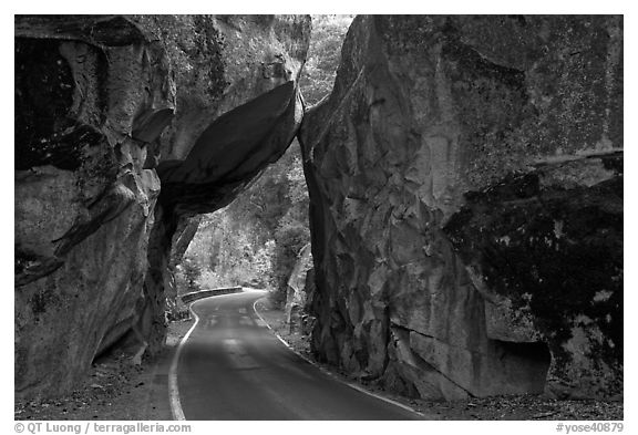 Arch Rock and road, Lower Merced Canyon. Yosemite National Park, California, USA.
