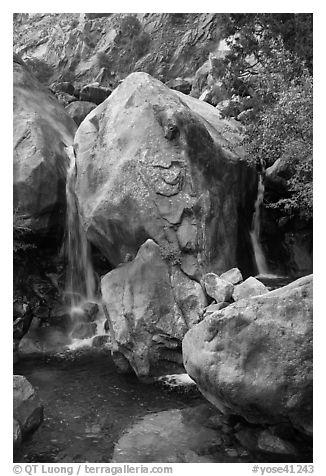 Base of Wapama fall in summer, Hetch Hetchy. Yosemite National Park (black and white)