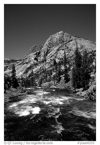 Tuolumne river on its way to the Canyon of the Tuolumne. Yosemite National Park (black and white)