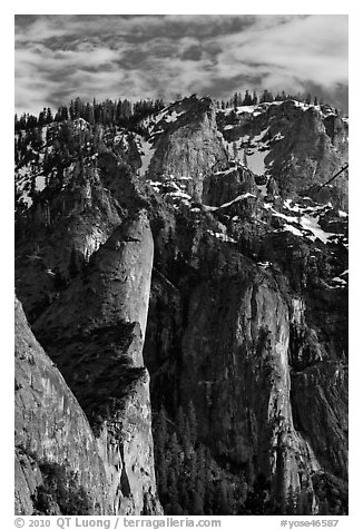 Leaning Tower and valley rim. Yosemite National Park (black and white)