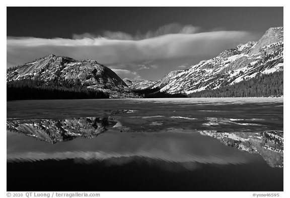 Spring thaw, Tenaya Lake. Yosemite National Park (black and white)