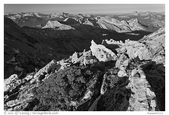 View over northern Yosemite, early morning. Yosemite National Park (black and white)