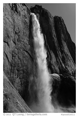 Upper Yosemite Falls, morning. Yosemite National Park (black and white)