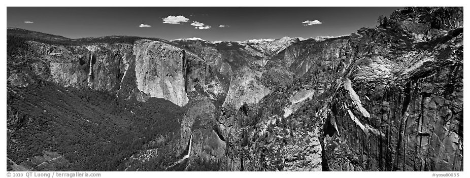 View of West Yosemite Valley. Yosemite National Park (black and white)