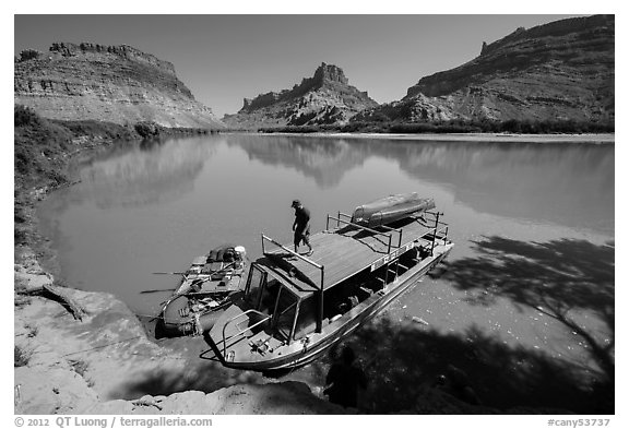 Jetboat and raft at Spanish Bottom. Canyonlands National Park (black and white)