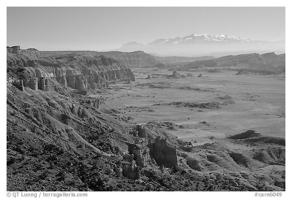 Upper Desert overlook, Cathedral Valley, mid-day. Capitol Reef National Park, Utah, USA.