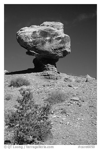 Balanced Rock in  Hartnet Draw. Capitol Reef National Park (black and white)