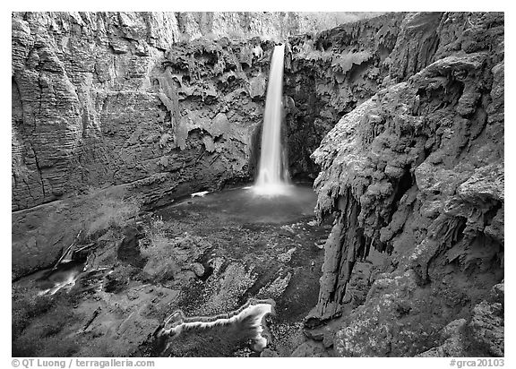 Mooney falls. Grand Canyon  National Park (black and white)