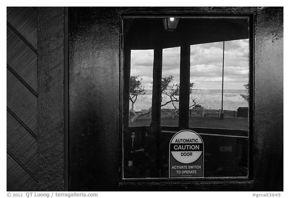 South Rim, El Tovar Hotel window reflexion. Grand Canyon National Park (black and white)