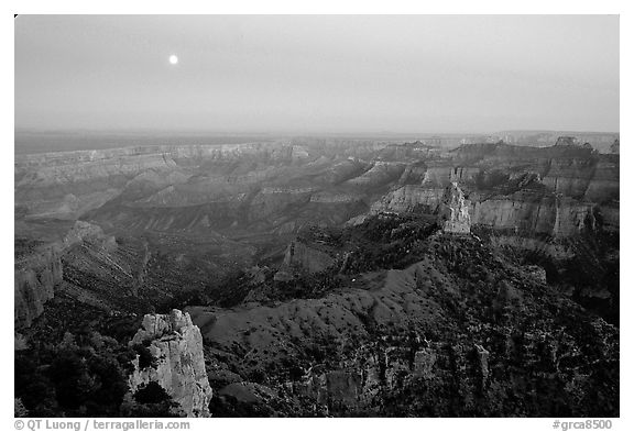 Moonrise, Point Imperial. Grand Canyon National Park (black and white)