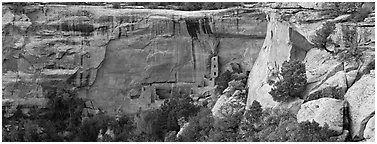Cliffs and Ancestral pueblo ruin. Mesa Verde National Park (Panoramic black and white)