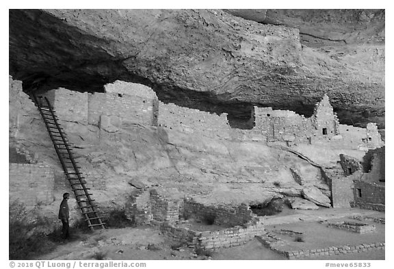 Visitor looking, Long House. Mesa Verde National Park (black and white)