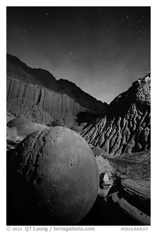 Cannonball and badlands at night. Theodore Roosevelt National Park (black and white)