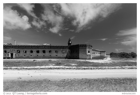 Beach, Garden Key, and Fort Jefferson. Dry Tortugas National Park (black and white)