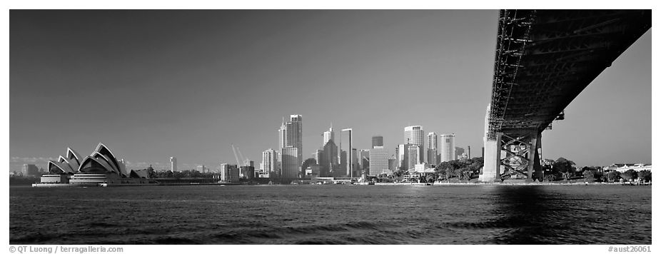 Sydney Harbor Bridge and city skyline. Sydney, New South Wales, Australia (black and white)
