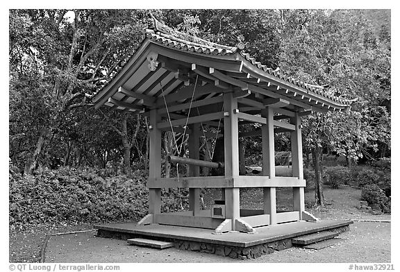 Bon-Sho, or sacred bell of Byodo-In temple. Oahu island, Hawaii, USA (black and white)