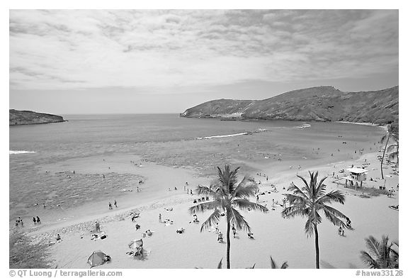 Hanauma Bay and beach. Oahu island, Hawaii, USA (black and white)
