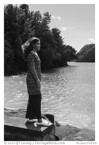 Samoan teenager looking out, Fagasa. Tutuila, American Samoa (black and white)