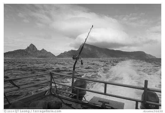 Ofu Island from stern of Alia boat. American Samoa (black and white)